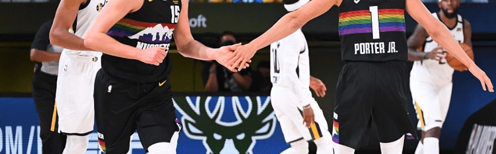  米切尔单节二十二分暴走，骑士客场掀翻卫冕冠军  