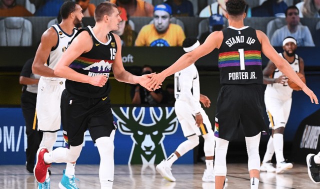  米切尔单节二十二分暴走，骑士客场掀翻卫冕冠军  