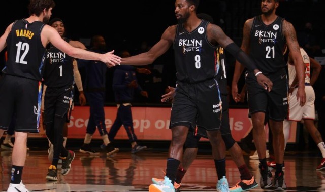  克拉克25+14爵士击退篮网