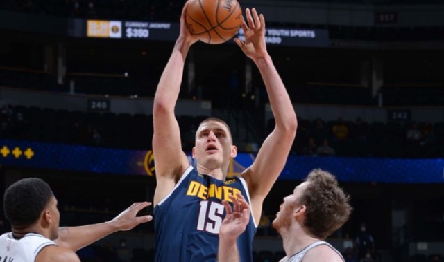  约基奇达成赛季第90次三双，掘金稳居西部榜首  