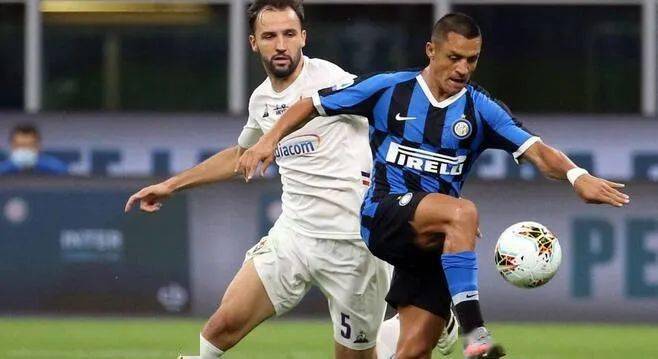  国际米兰门将低级失误导致欧联资格生变  